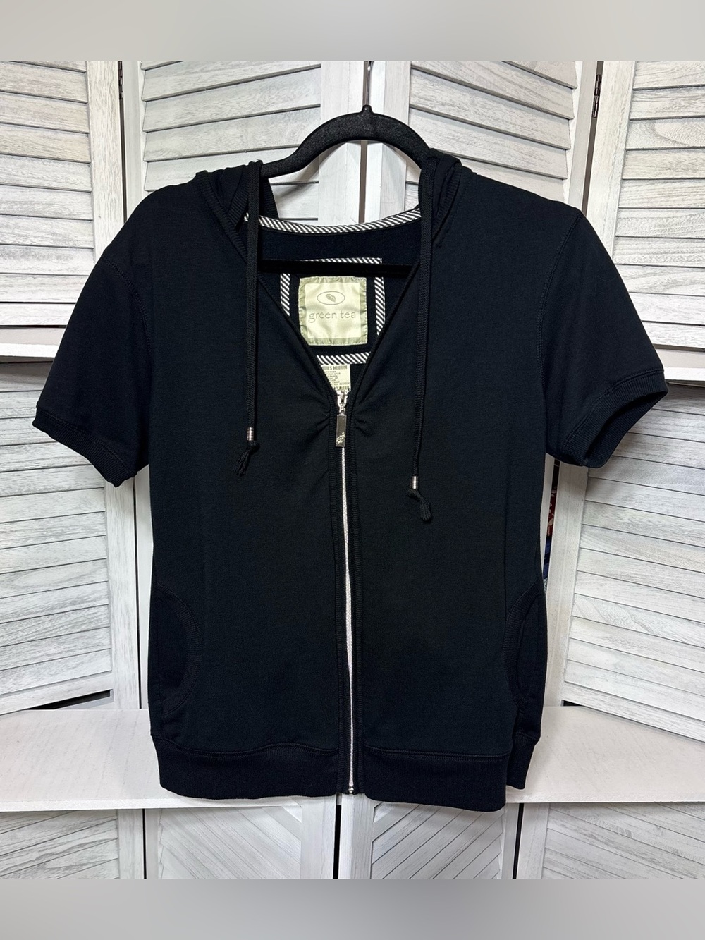 Green Tea Black Short Sleeve Full Zip Hoodie Sweatshirt Size Medium